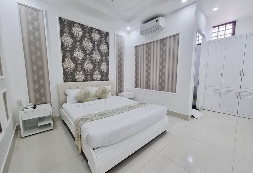 اتاق لوکس, Linh Phuong 6
