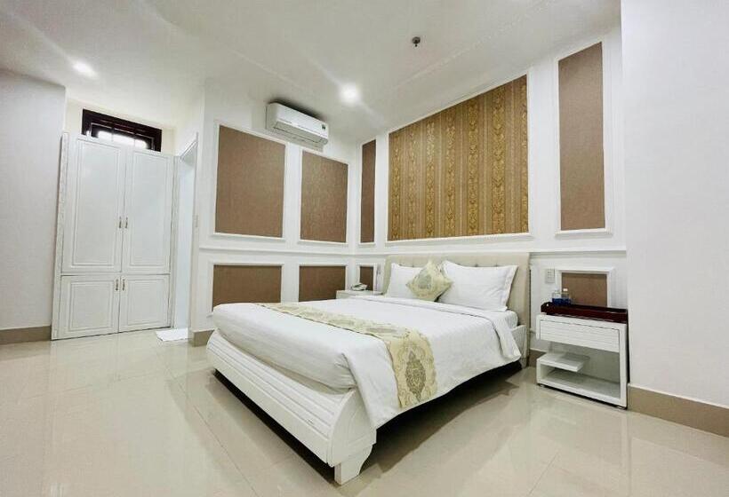اتاق لوکس, Linh Phuong 6