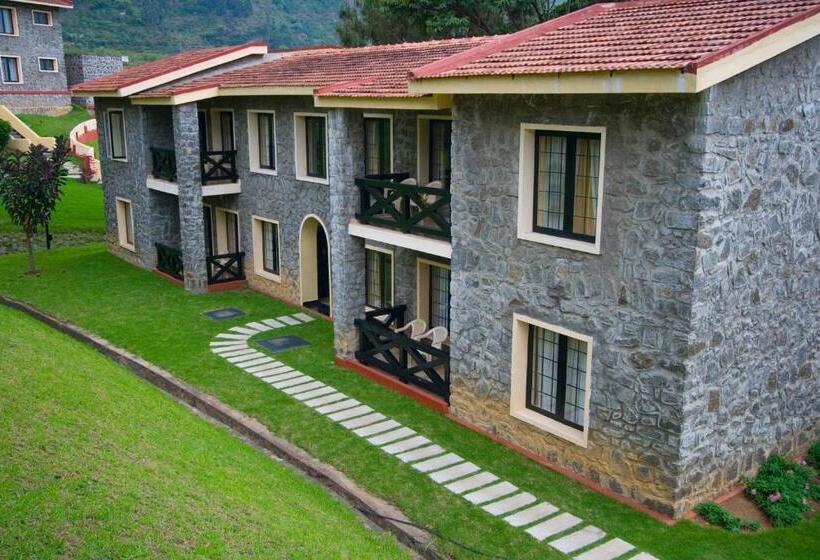 سوییت لوکس, Green Pastures   A Hill Country Resort