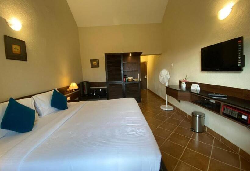 اتاق لوکس, Green Pastures   A Hill Country Resort