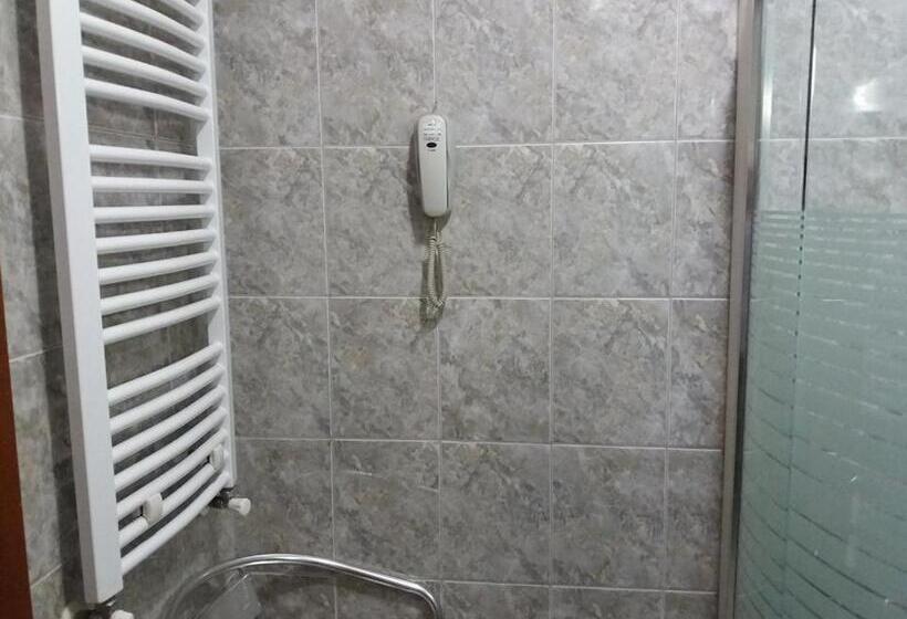 Habitación Familiar, Oxa Doo