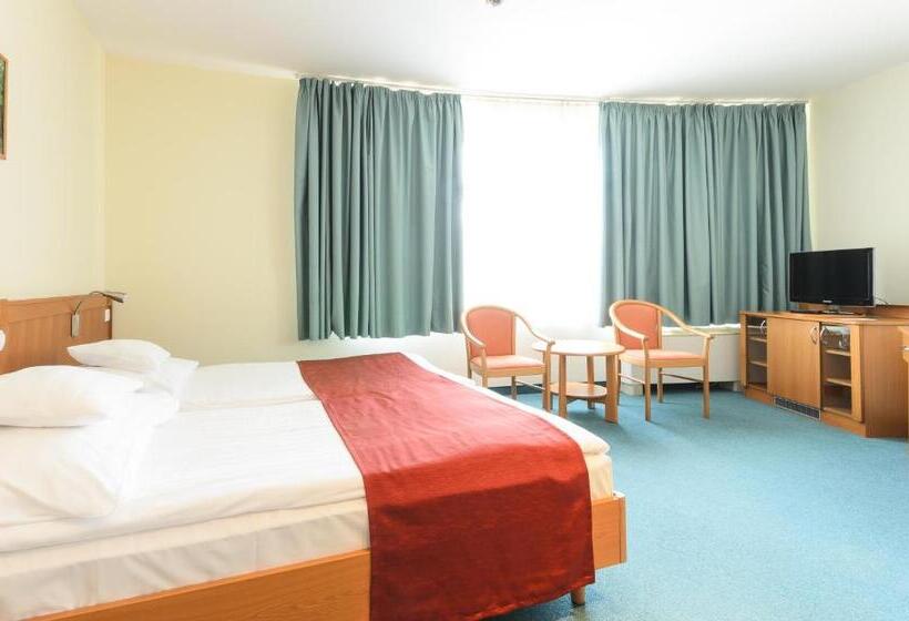 سوئیت با وان آب گرم, Hunguest Hotel Aqua Sol