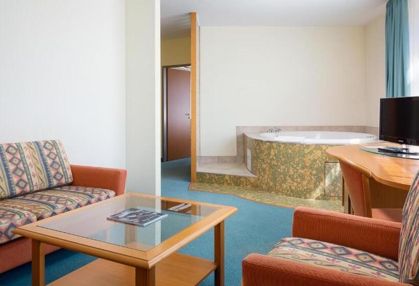 سوئیت با وان آب گرم, Hunguest Hotel Aqua Sol