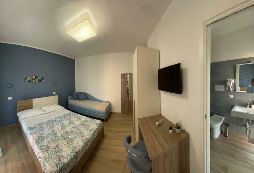 Quarto Quádruplo Estandar, Oltremare Rooms Agropoli