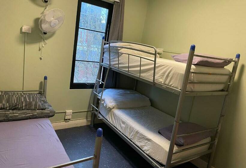 חדר משפחתי חדר אמבטיה משותף, Carrichostel