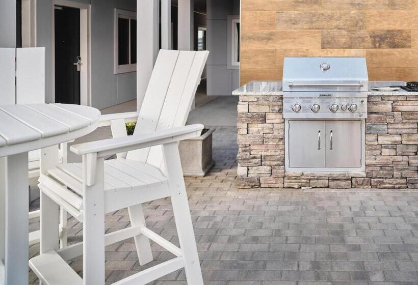 Люкс Кровать Кинг, Stayapt Suites Dothan