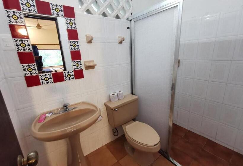 اتاق استاندارد سه نفره, Doralba Inn Chichen