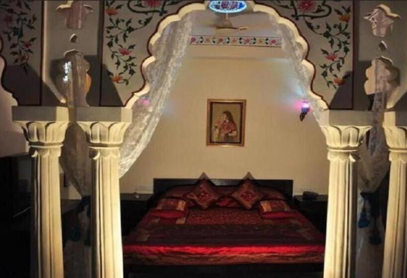 デラックスルーム, Rani Mahal