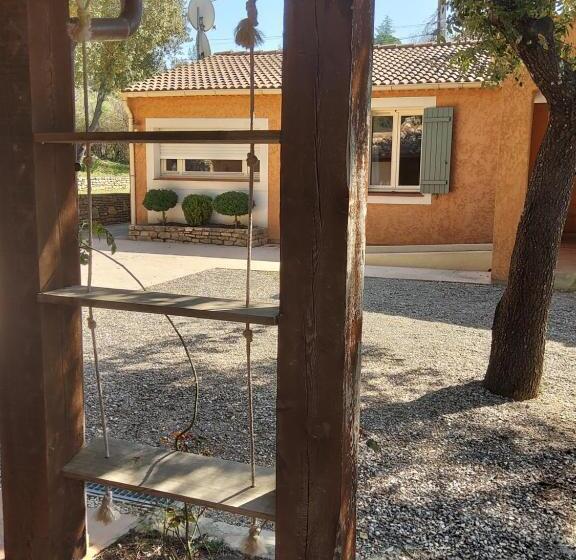Номер Стандарт Вид на Бассейн, Comorebi Provence