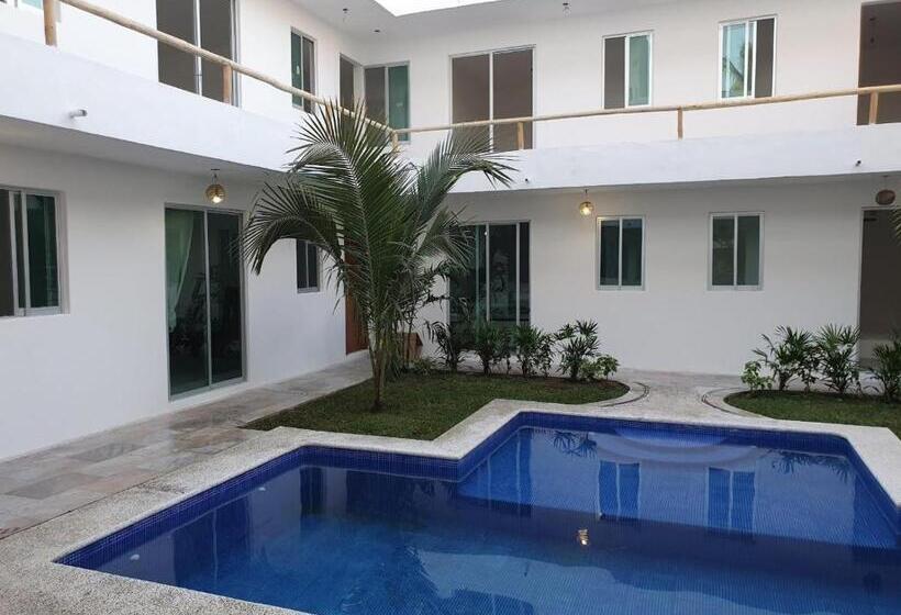 اتاق لوکس با بالکن و چشم‌انداز دریا, Riviera Bonfil