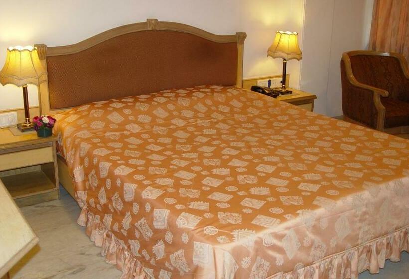 Quarto Deluxe, Supreme