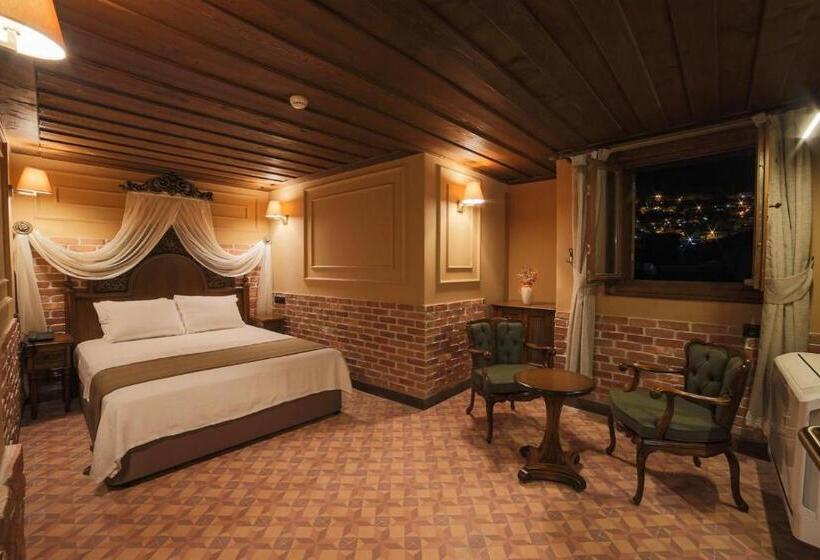 اتاق استاندارد با چشم‌انداز کوهستان, Sam Franss Boutique Otel