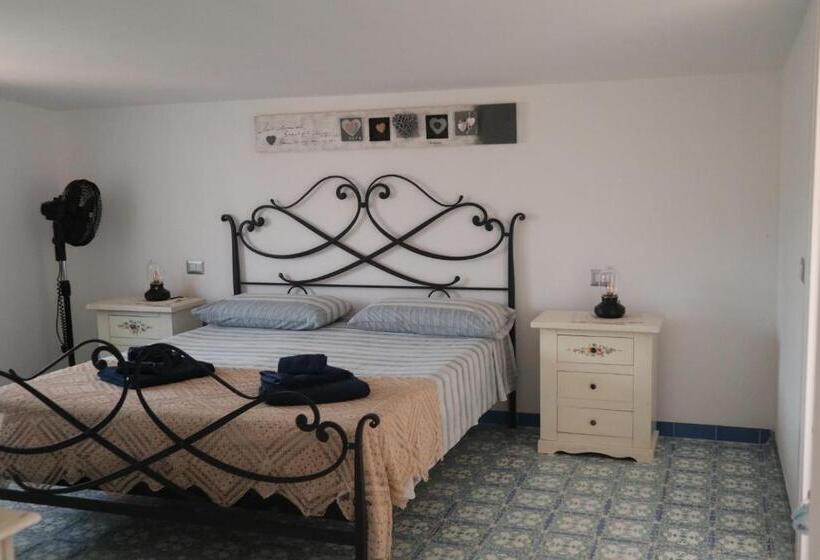 اتاق استاندارد با تخت بزرگ, B&b La Marinella