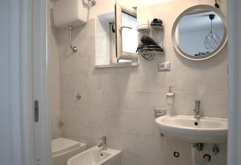 آپارتمان 1 خوابه همکف, B&b La Marinella