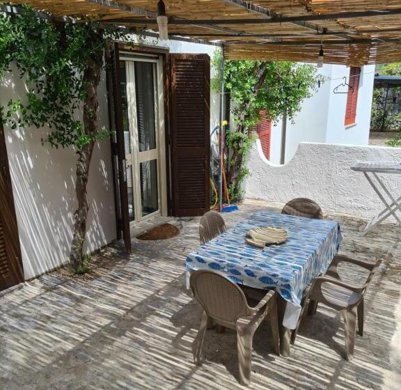 آپارتمان 1 خوابه با چشم‌انداز باغ, B&b La Marinella