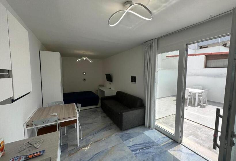 استودیو استاندارد با چشم‌انداز باغ, Infinity Residence Con Parcheggio