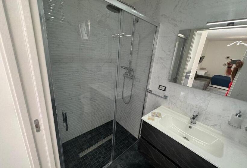 استودیو استاندارد با چشم‌انداز باغ, Infinity Residence Con Parcheggio