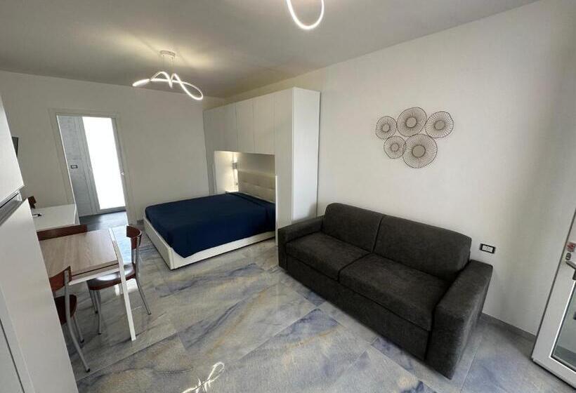استودیو استاندارد با چشم‌انداز باغ, Infinity Residence Con Parcheggio