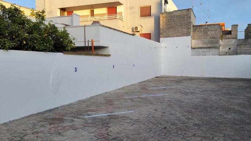 استودیوی استاندارد, Infinity Residence Con Parcheggio