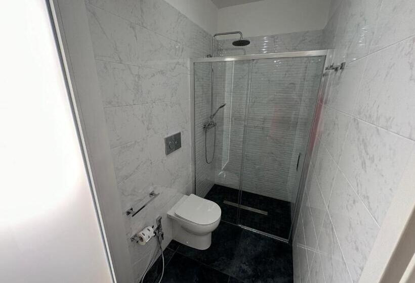استودیو استاندارد با چشم‌انداز باغ, Infinity Residence Con Parcheggio