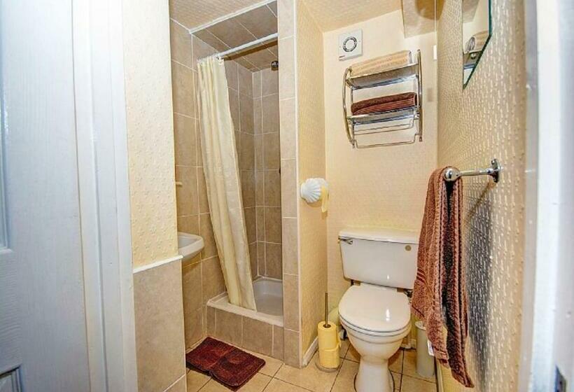 اتاق استاندارد, Number One Guesthouse
