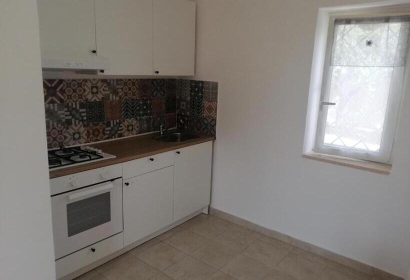 آپارتمان 1 خوابه همکف, Villa Theresa