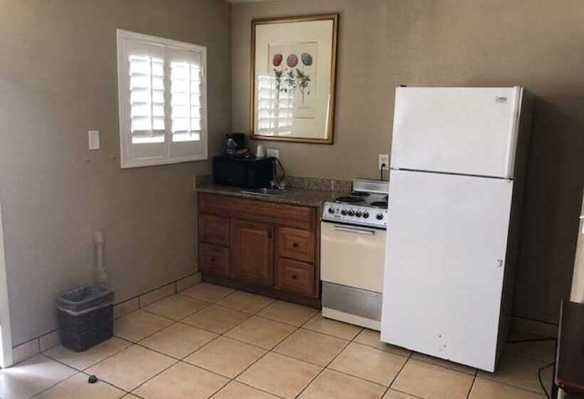Номер Deluxe, American Executive Inn Mesa