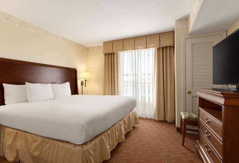 Люкс, Spark By Hilton Woodbridge
