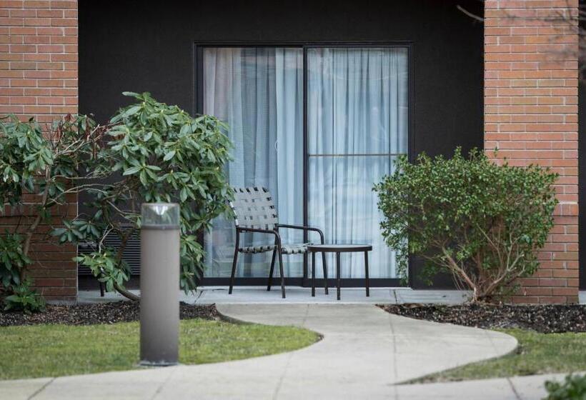 Номер Стандарт Кровать Кинг Адаптированный для Инвалидов, Courtyard By Marriott West Orange