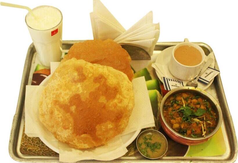 اتاق لوکس, Hong Kong Inn