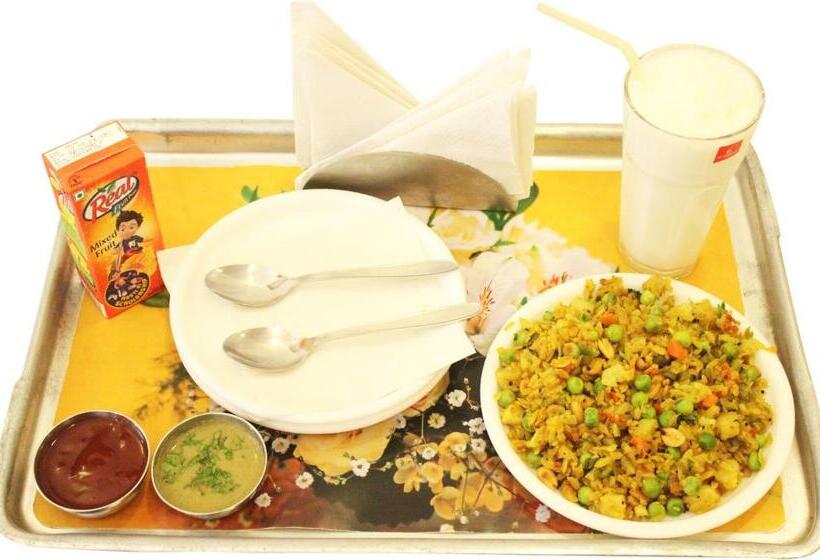 اتاق لوکس خانوادگی, Hong Kong Inn