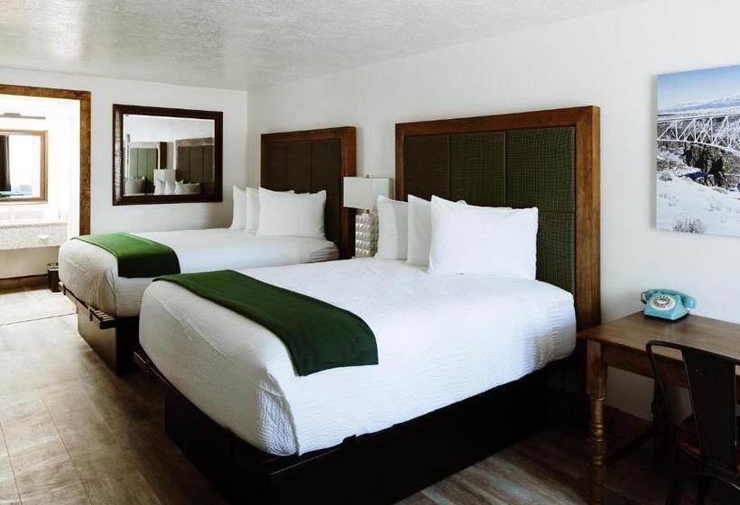 クイーンベッドのデラックスルーム, Taos Valley Lodge