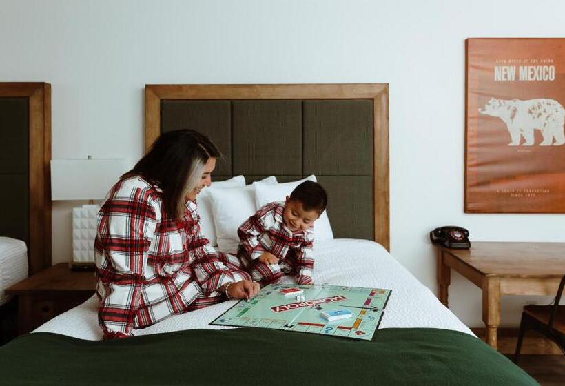 クイーンベッドのデラックスルーム, Taos Valley Lodge