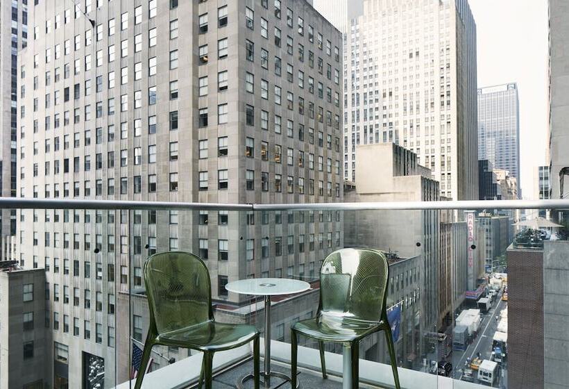 اتاق سوپریور با چشم‌انداز, The Jewel Hotel, New York