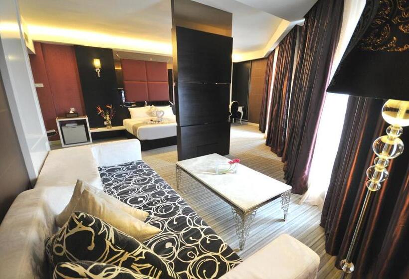 Suite, The Sterling