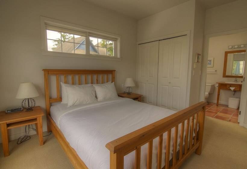Люкс 2 Спальни, Waters Edge Shoreside Suites
