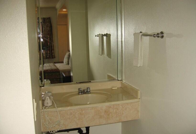 Номер Deluxe, Royal Inn Motel Long Beach