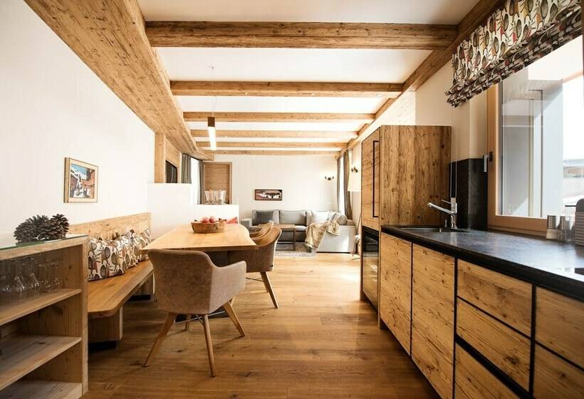 Апартаменты Comfort 3 Спальни, Galzig Lodge