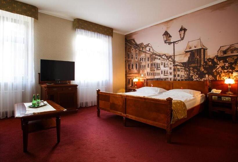 Номер Deluxe, Gotyk