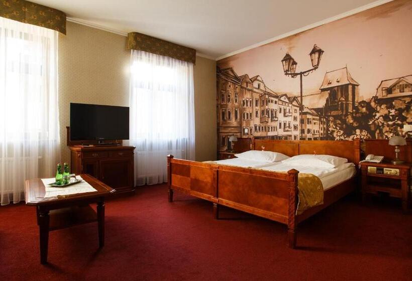 Номер Deluxe, Gotyk