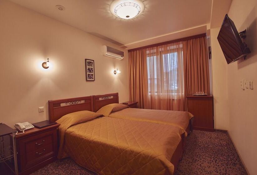 Quarto Estandar, Le Vashoff