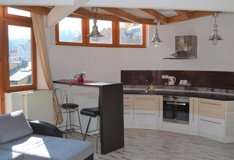 Quarto Dúplex, Petr