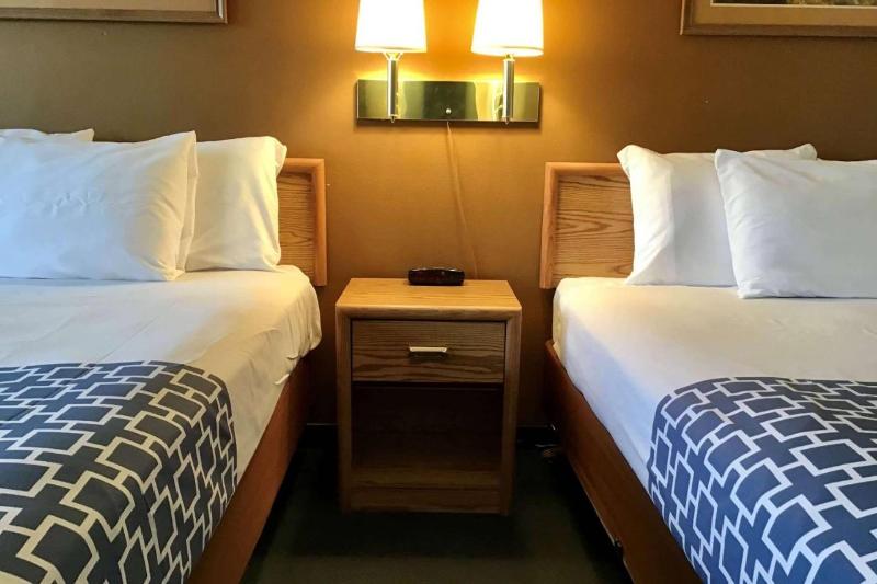 장애인을 위한 스탠다드 룸, La Quinta Inn & Suites By Wyndham Bardstown
