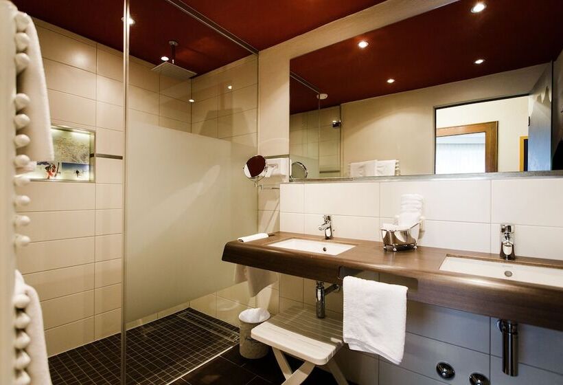 Семейные Апартаменты 3 Спальни, Aparthotel Dorfplatzl Garni