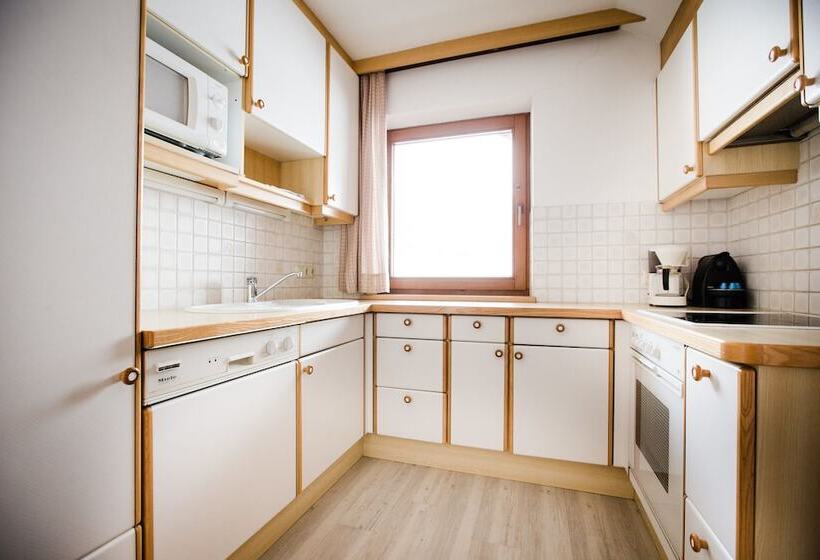 Апартаменты Superior 3 Спальни, Aparthotel Dorfplatzl Garni