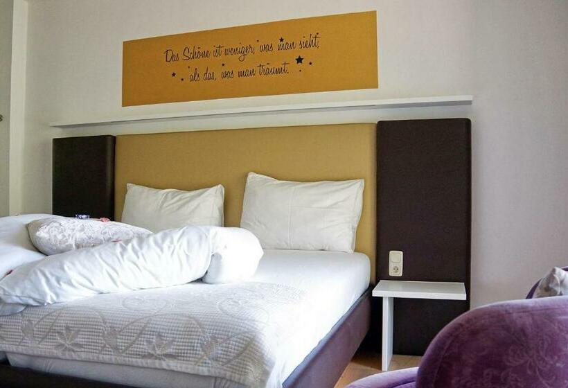 Номер Стандарт с Балконом, Boutique Hotel Loipenhof
