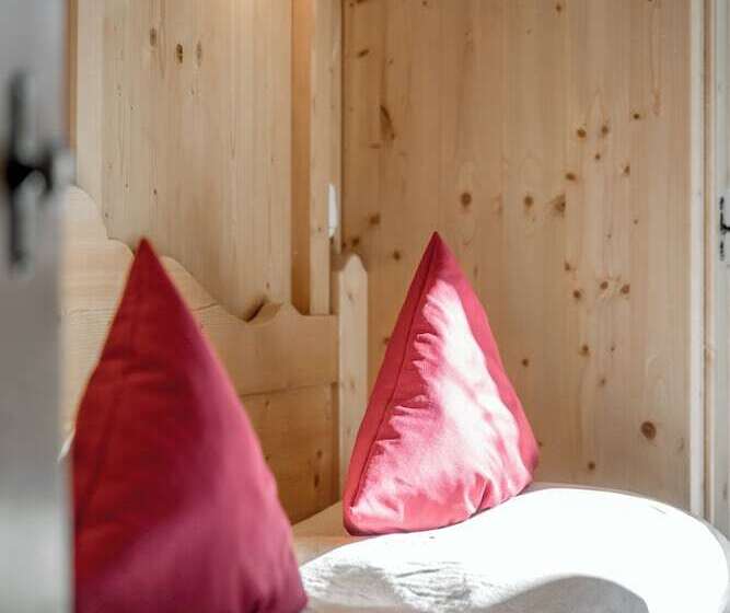 Студия Стандарт, Landhaus Edelweiss