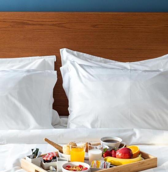 سوییت جونیور با چشم‌انداز دریا, Days City Suites
