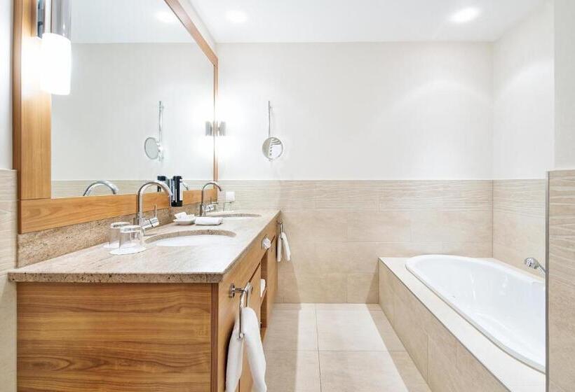 Номер Deluxe с Балконом, Das Ronacher Thermal Spa