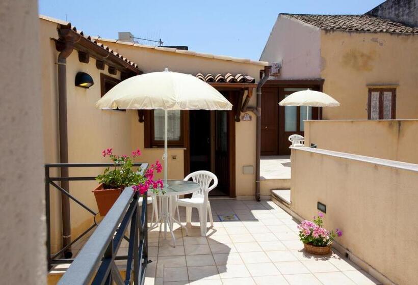 اتاق استاندارد با تراس, Residence Cortile Mercè